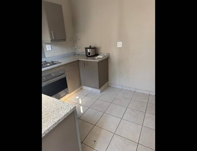 3 BEDROOM TOWNHOUSE FOR SALE IN BLUE HILLS